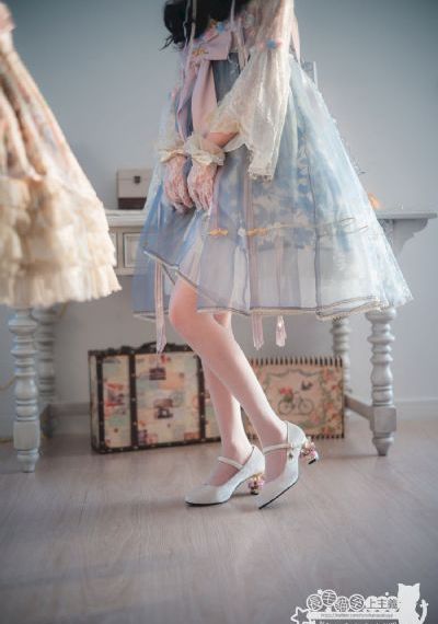高中女生